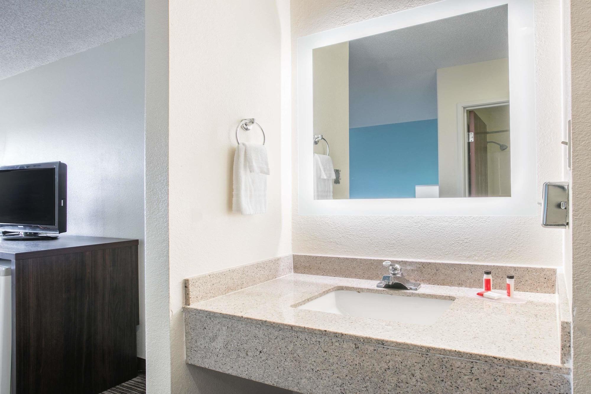 Howard Johnson By Wyndham Scott Lafayette מראה חיצוני תמונה
